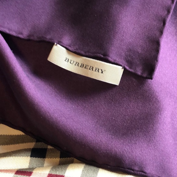 Authentic silk Burberry scarf - Picture 3 of 4